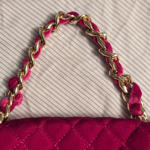 Elegant Pink Quilted Bag - Picture 3 of 8